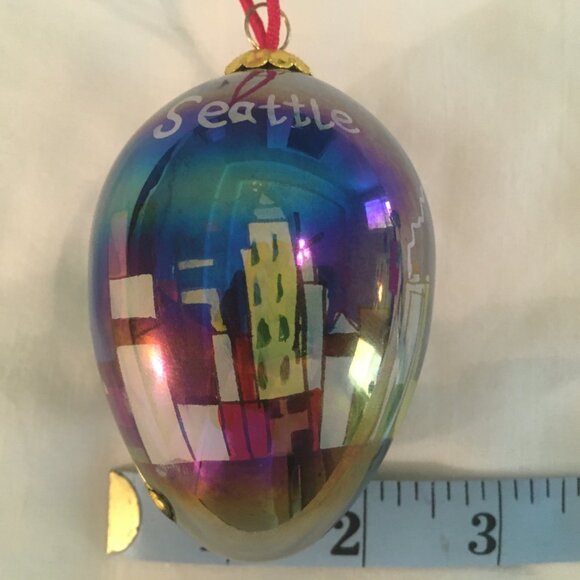 Smith-Western Eglemise Hand Painted Seattle City Scape Christmas Ornament - Picture 10 of 12